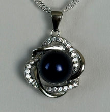 Solana Pendant