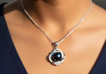 Solana Pendant